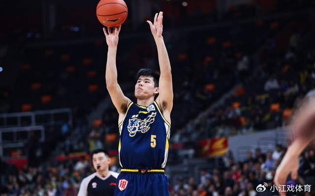 九游官网下载-根本不给机会！广东男篮两大新星逐渐被边缘化，杜锋任人唯亲？|陈家政|王洪泽|杜润旺|深圳男篮|张皓嘉_新浪体育_新浪新闻